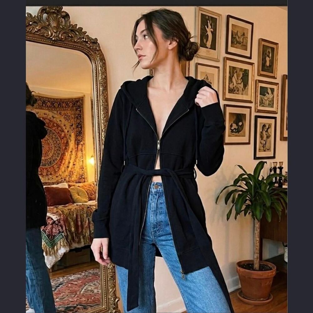 Victoria's Secret Women's Black Sweatshirt